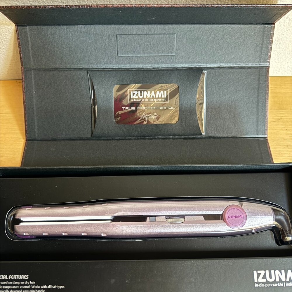 IZUNAMI AQUA Flat Iron. Styler